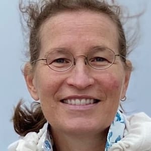 Anne Peters profile image